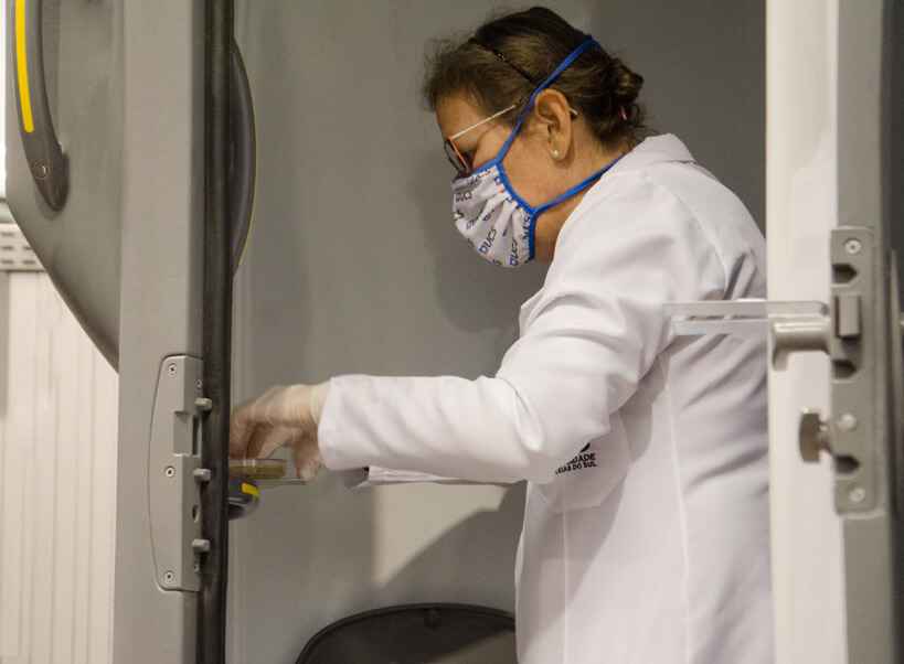 Entrevista con el infectólogo: ¿por qué las soluciones BioSafe son eficaces?