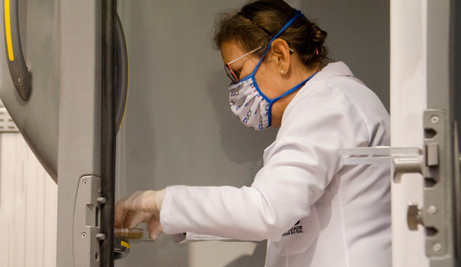 Entrevista con el infectólogo: ¿por qué las soluciones BioSafe son eficaces?